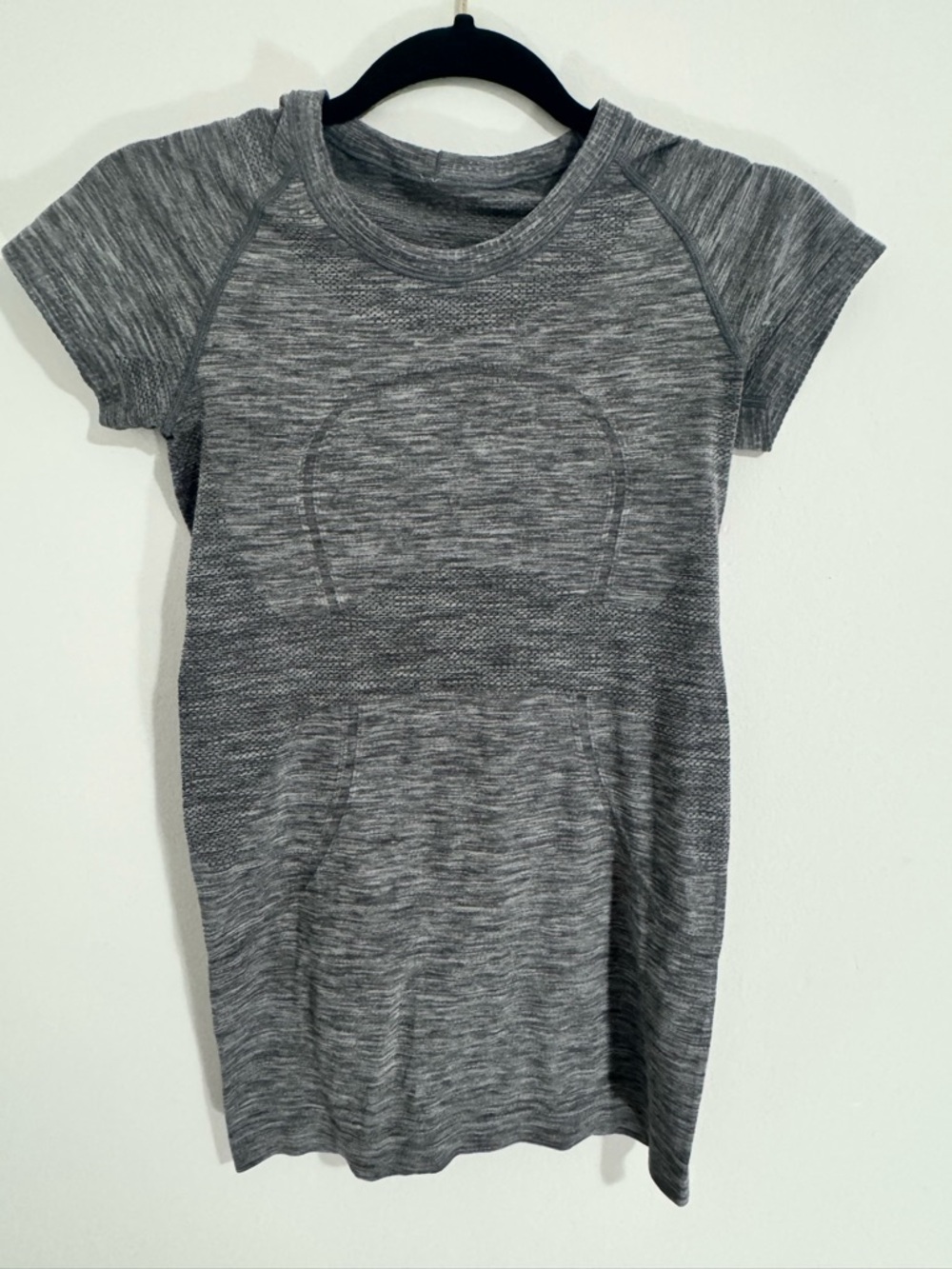 lululemon athletica Short Sleeve Grey Heather Seamless Top